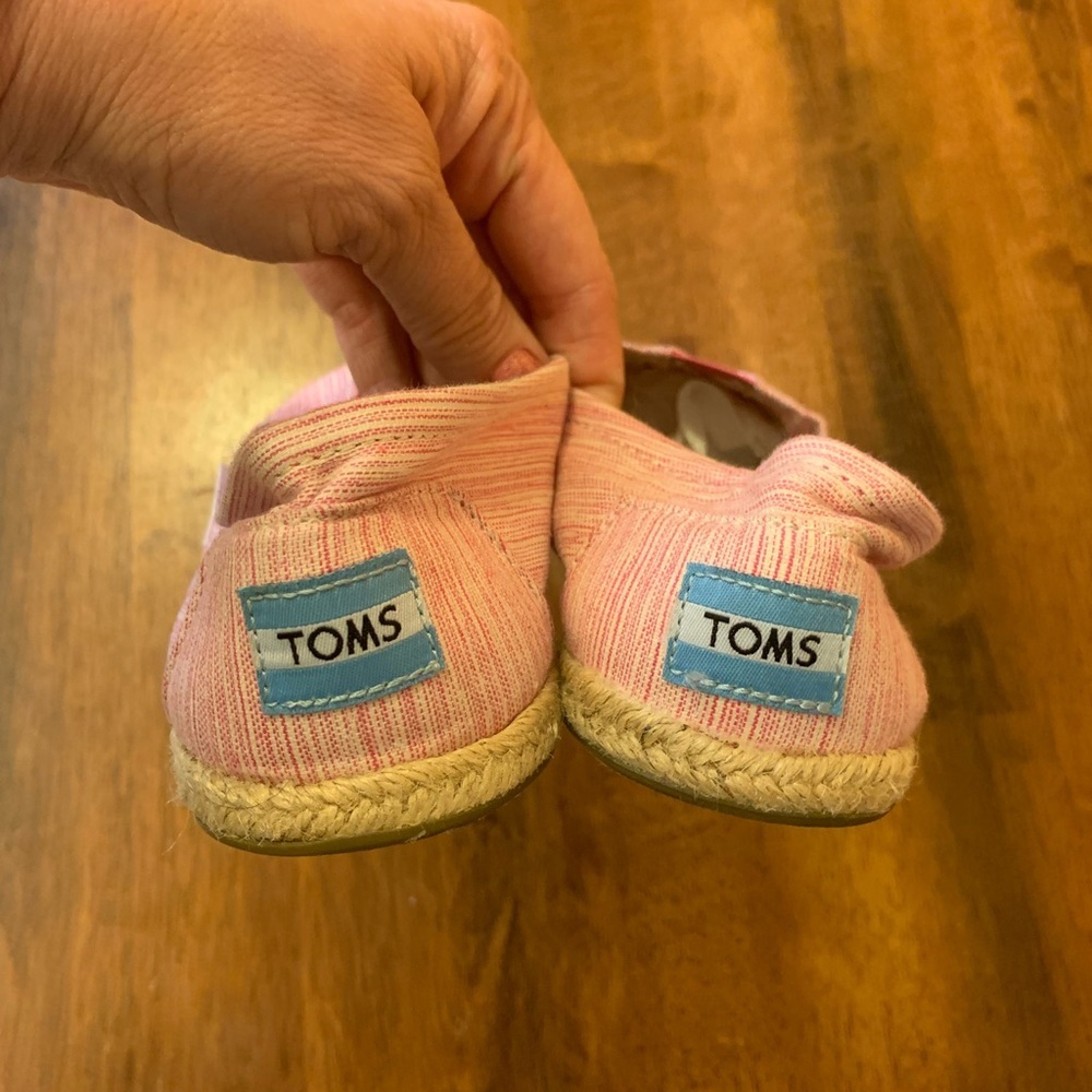 Toms women’s 6.5 pink white stripe slip ons flat canvas Espadrilles - Picture 2 of 9